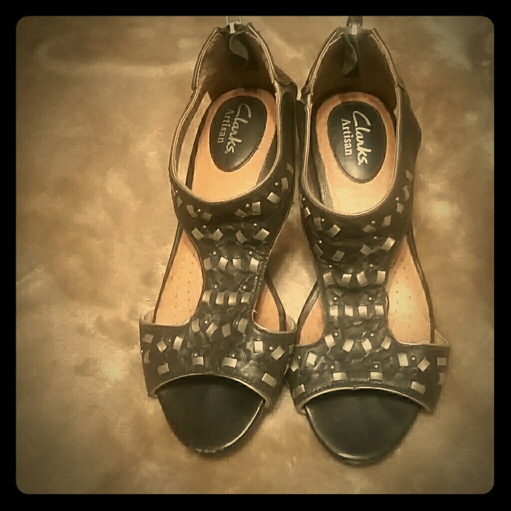 NEW:  CLARKS Artisan sandals